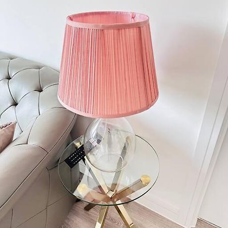 Central Derby Urban 2 Bedroom Flat - An Oasis Of Elegance! Free Parking And Wifi Suitable For Families And Professionals Kültér fotó