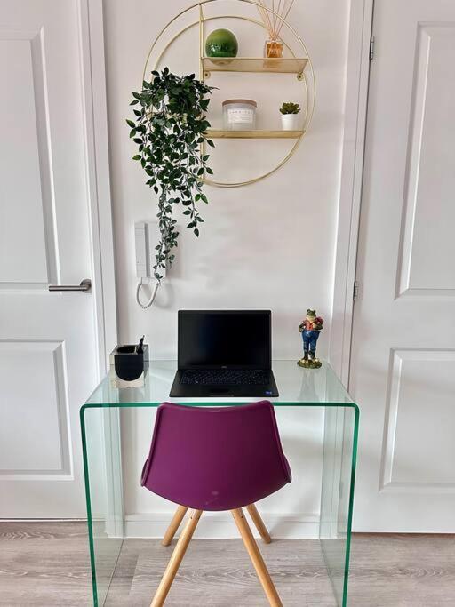 Central Derby Urban 2 Bedroom Flat - An Oasis Of Elegance! Free Parking And Wifi Suitable For Families And Professionals Kültér fotó