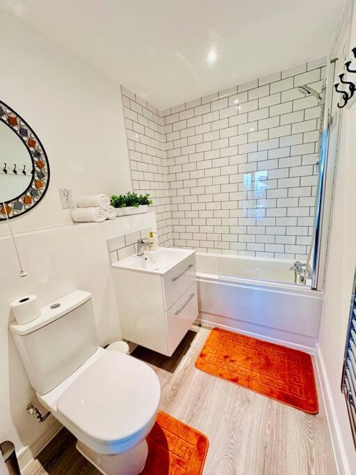 Central Derby Urban 2 Bedroom Flat - An Oasis Of Elegance! Free Parking And Wifi Suitable For Families And Professionals Kültér fotó