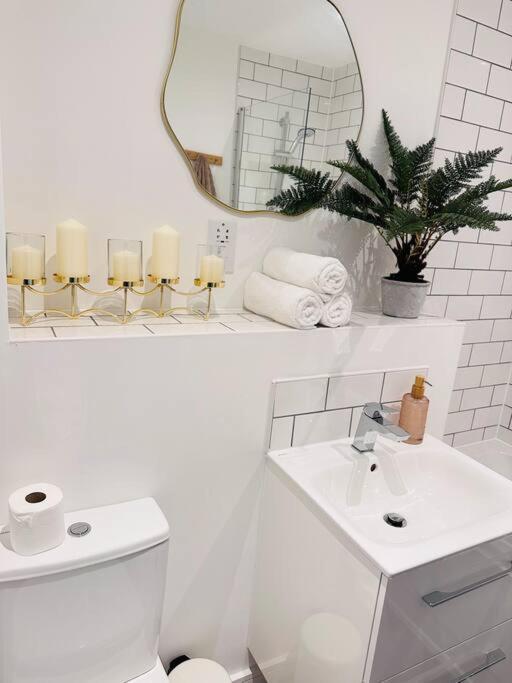 Central Derby Urban 2 Bedroom Flat - An Oasis Of Elegance! Free Parking And Wifi Suitable For Families And Professionals Kültér fotó