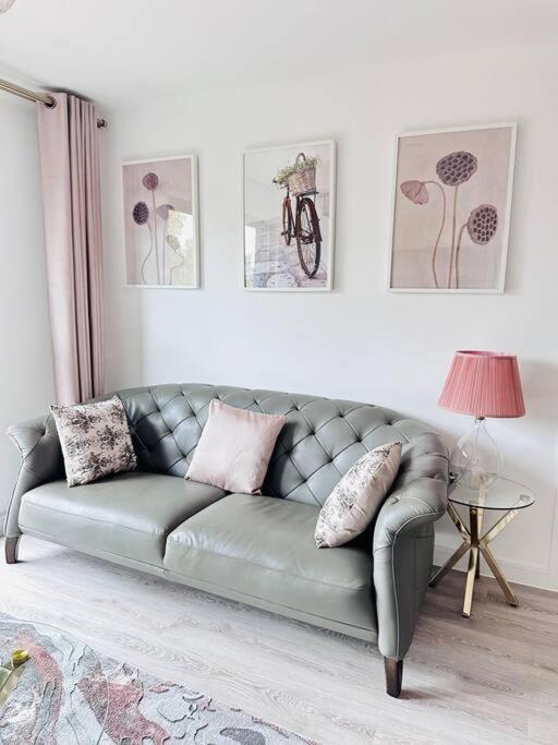 Central Derby Urban 2 Bedroom Flat - An Oasis Of Elegance! Free Parking And Wifi Suitable For Families And Professionals Kültér fotó